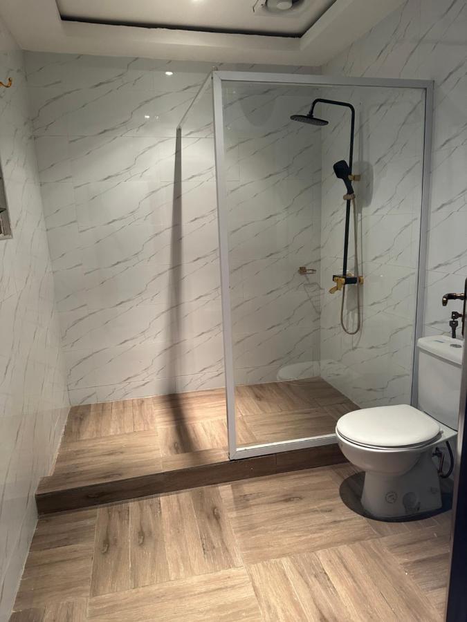 D Barfi Guesthouse, Excellent Location クマシ エクステリア 写真