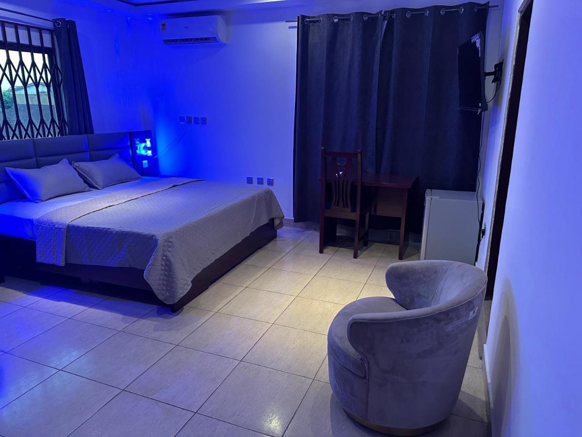 D Barfi Guesthouse, Excellent Location クマシ エクステリア 写真